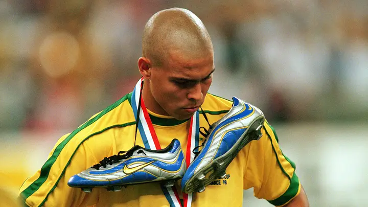 Ronaldo Nazário Mengenang Lagi Penampilan Buruknya di Final Piala Dunia 1998: Yang Aku Ingat Hanya Terbangun Dikelilingi Dokter Setelah Makan Siang Sebelum Laga