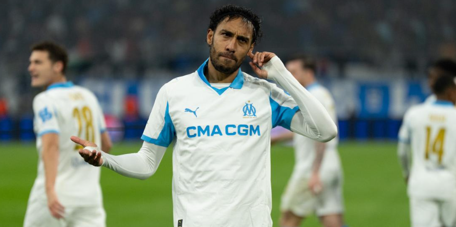 Marseille Internal Disciplinary Crisis: Aubameyang Sprays Sporting Director with Fire Extinguisher